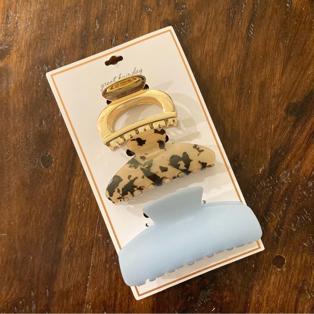 NWT Hair Clip Set